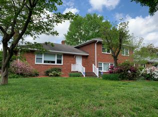 209 W McGinnis Cir, Norfolk, VA 23502