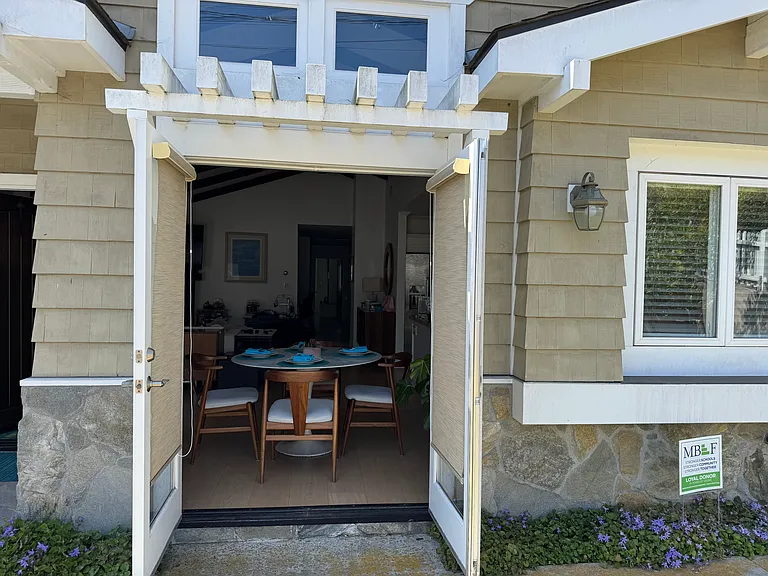 1740 Mathews Ave — Photo 2