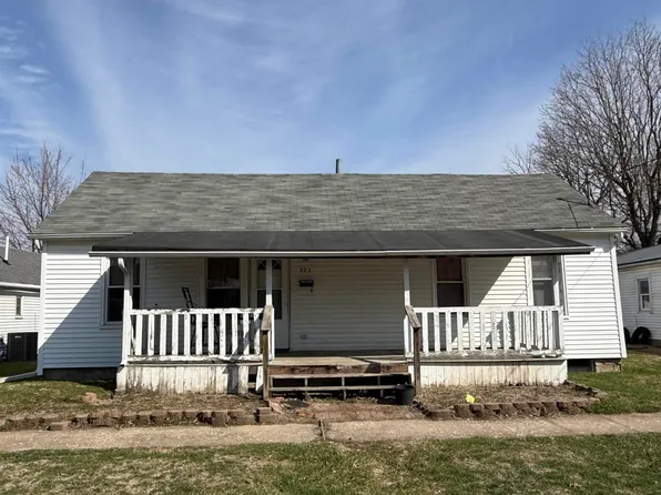 723 S 3rd Ave, Canton, IL 61520