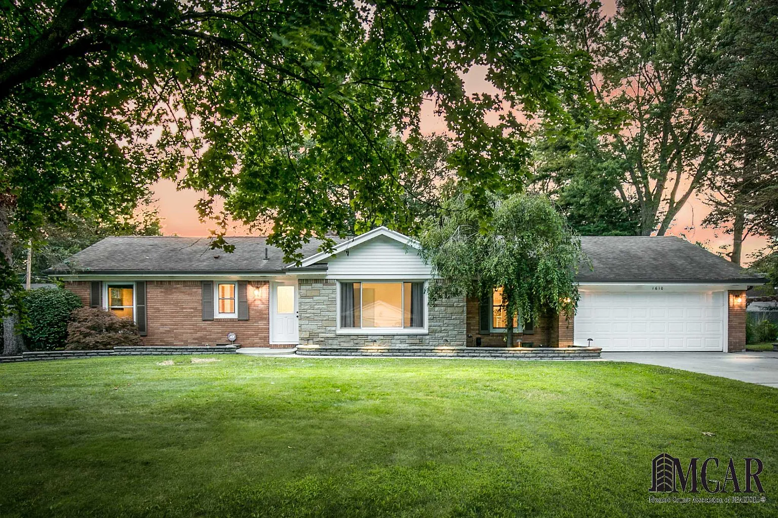 1610 Tennyson Dr photo 1