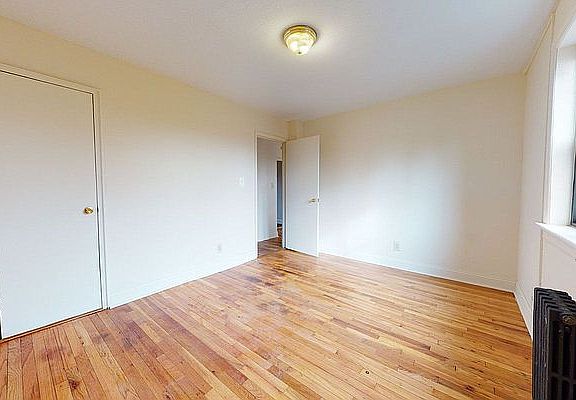 4th image of 20-01 21st Ave #3B