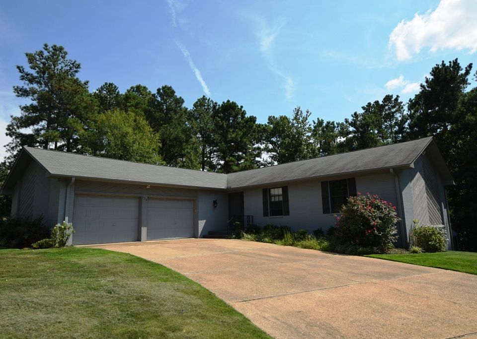 1st image of 170 Crestwood Ln
