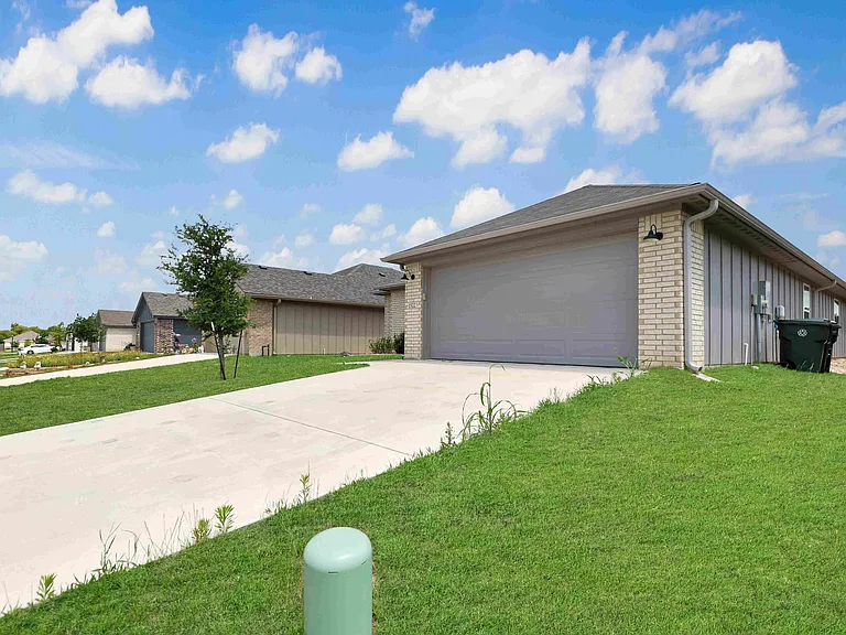 1522 Sideoats Ln — Photo 3