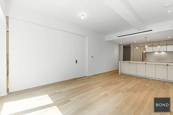 Rented by Bond New York | media 15