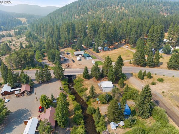415 Cracker St, Sumpter, OR 97877