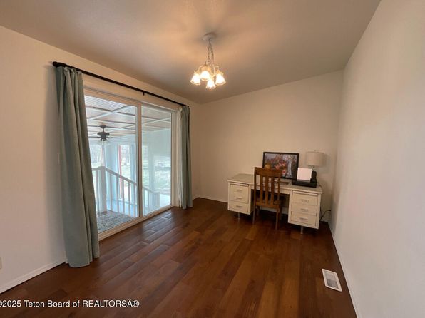 140 Jones Rd, La Barge, WY 83123