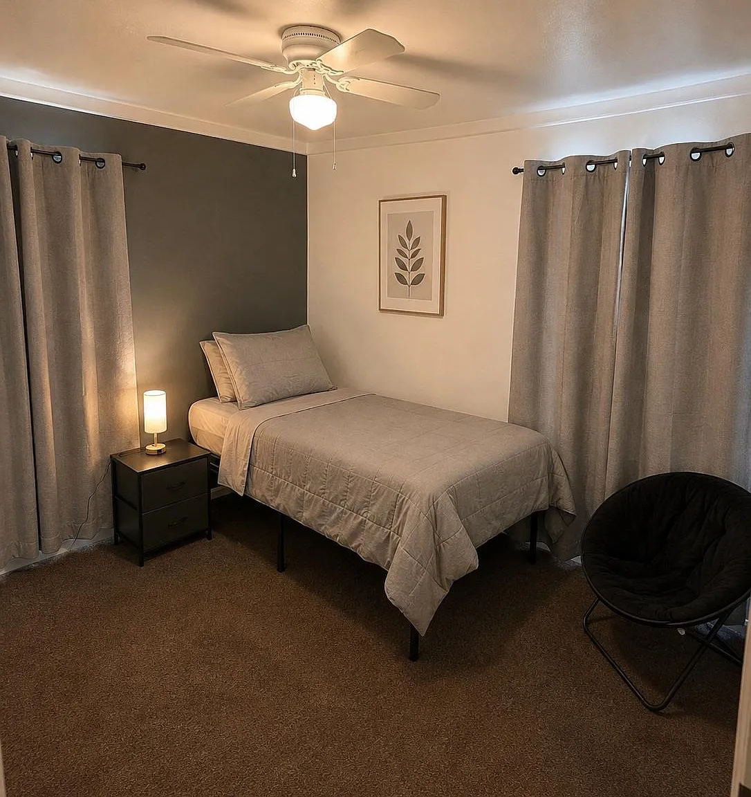 3 bed, 1.5 bath, 1000 sqft, $700 — Photo 3