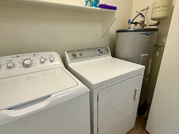 WASHER & DRYER IN PLACE !