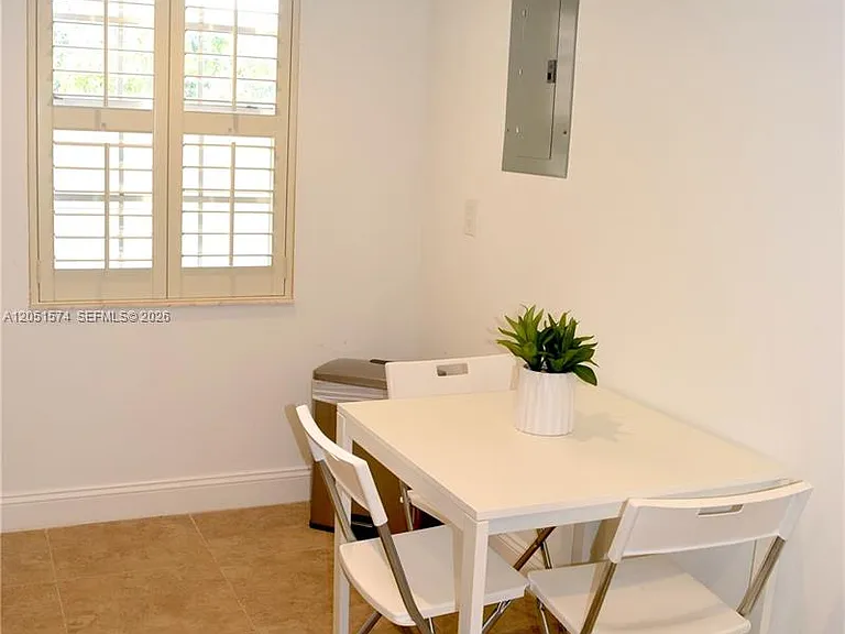 3970 Oaks Clubhouse Dr #306 — Photo 3