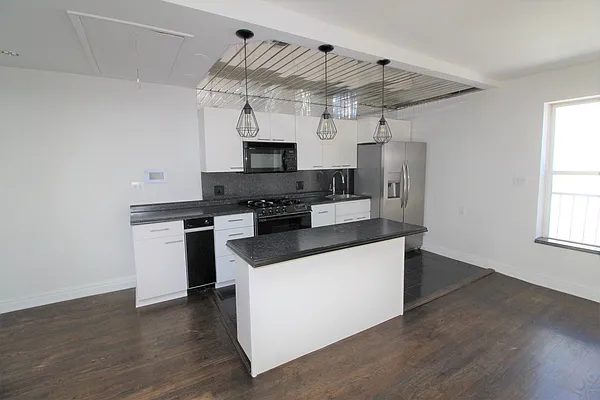 Rented by Compass | media 12