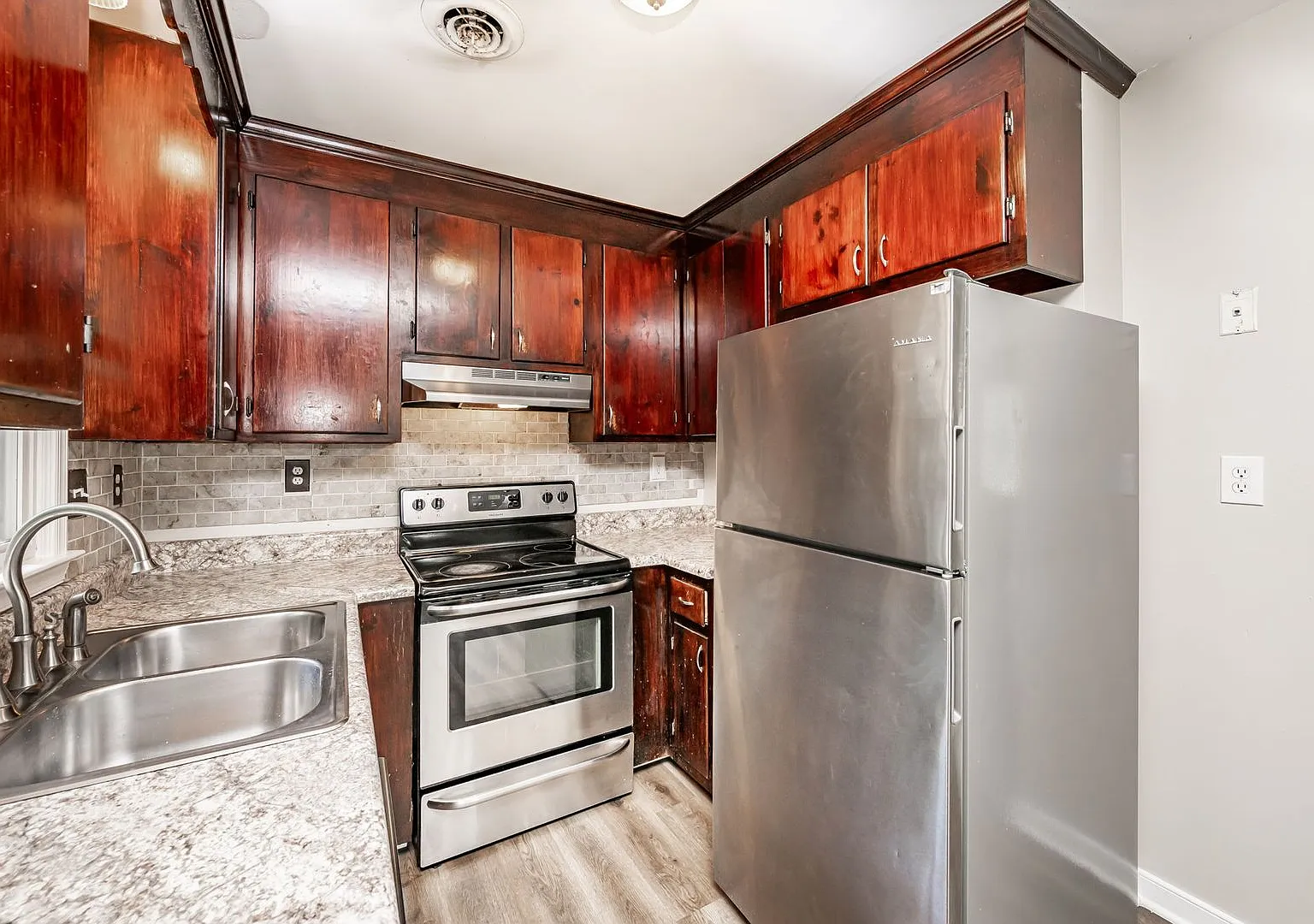 3-Bedroom, 1.5-Bath North Chesterfield Ranch With Fenced Backyard, Deck & Double-Width Driveway $... — Photo 3