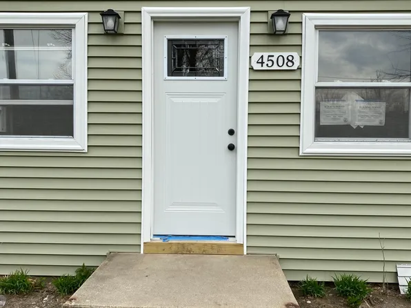 4508 Flint Lake Gtwy, Valparaiso, IN 46383