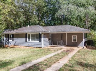 1940 Meadow Ln, Decatur, GA 30032
