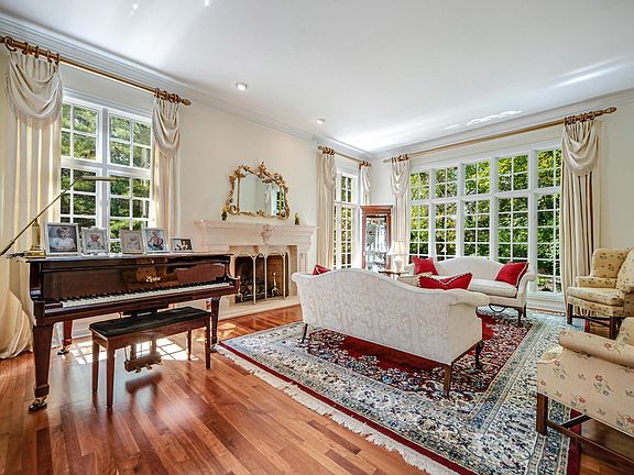 5th image of 644 Meadowood Dr