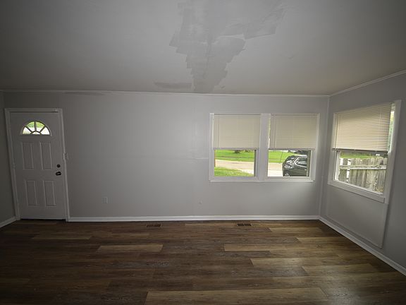 3rd image of 2541 Mariposa Dr