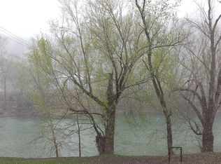 8084 Elk River Rd N, Clendenin, WV 25045