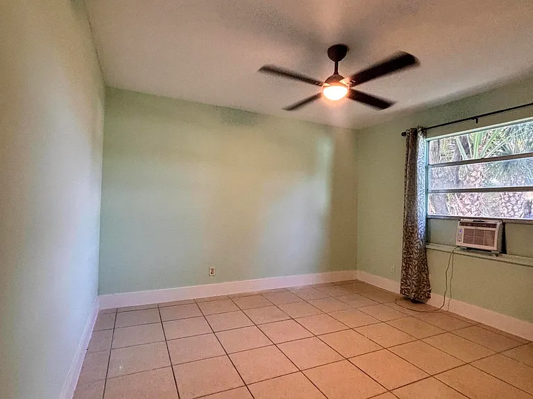 1328 W 6th St — Photo 7