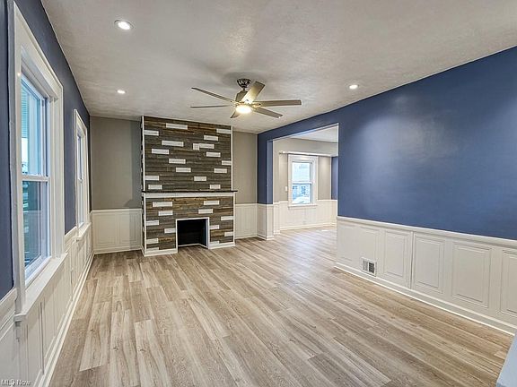 5th image of 2180 Morrison Ave