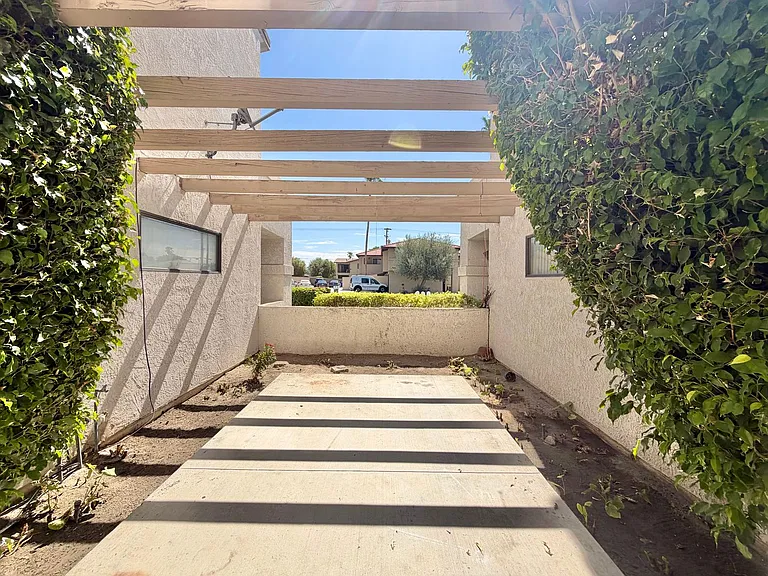 32945 Cielo Vista Rd #B — Photo 25