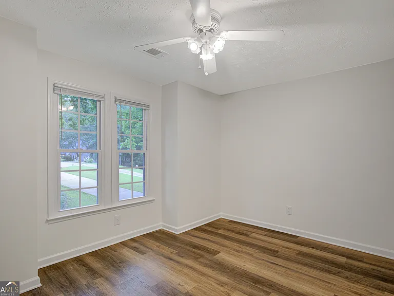 220 Fontaine Way — Photo 24