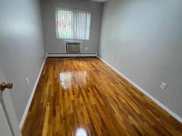 (undisclosed Address), Bronx, NY 10467
