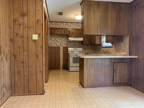 4th image of 3054 Lone Oak Dr