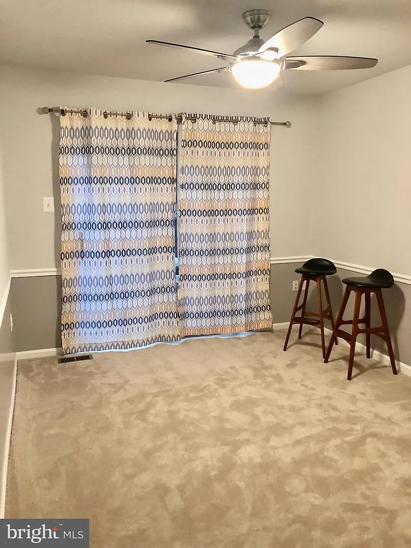 3 bed, 2.5 bath, 1280 sqft, $2,700 — Photo 3