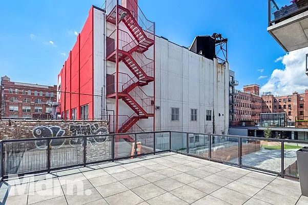 Rented by Mdrn Residential | media 29