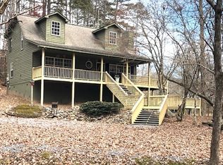 53 Vineyard Rd, Hayesville, NC 28904