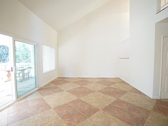 4th image of 15751 Country Club Dr