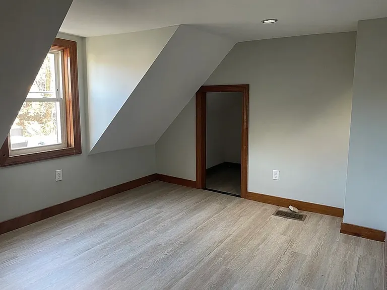 22 Legion Pkwy — Photo 15