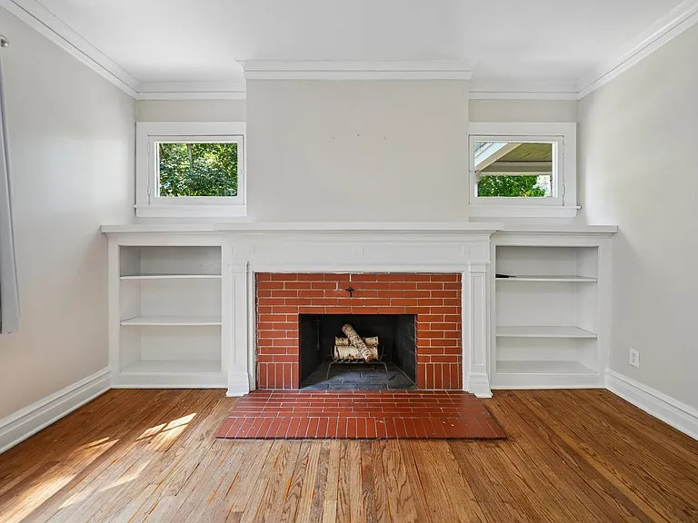 246 Maple Ave — Photo 3