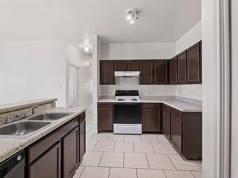 2302 S Bagdad Rd #A — Photo 11
