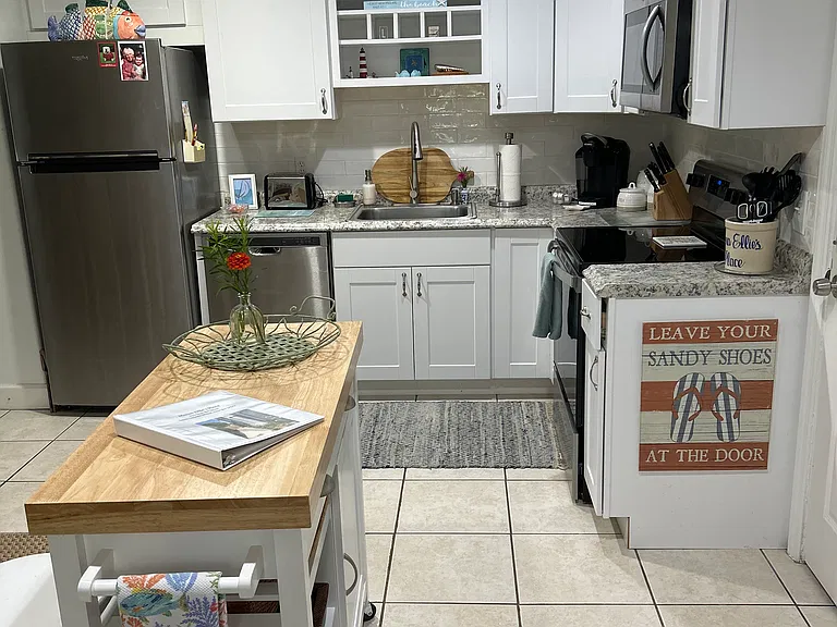 227 Georgia St #1B — Photo 2