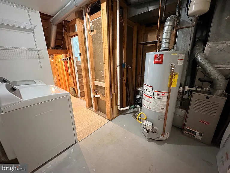 307 Charles St — Photo 13
