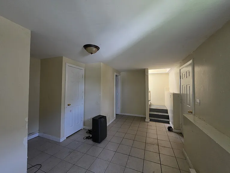 15 Robart St #1-A — Photo 10