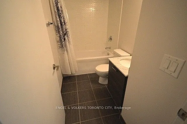 36 Lisgar St #823E — Photo 8