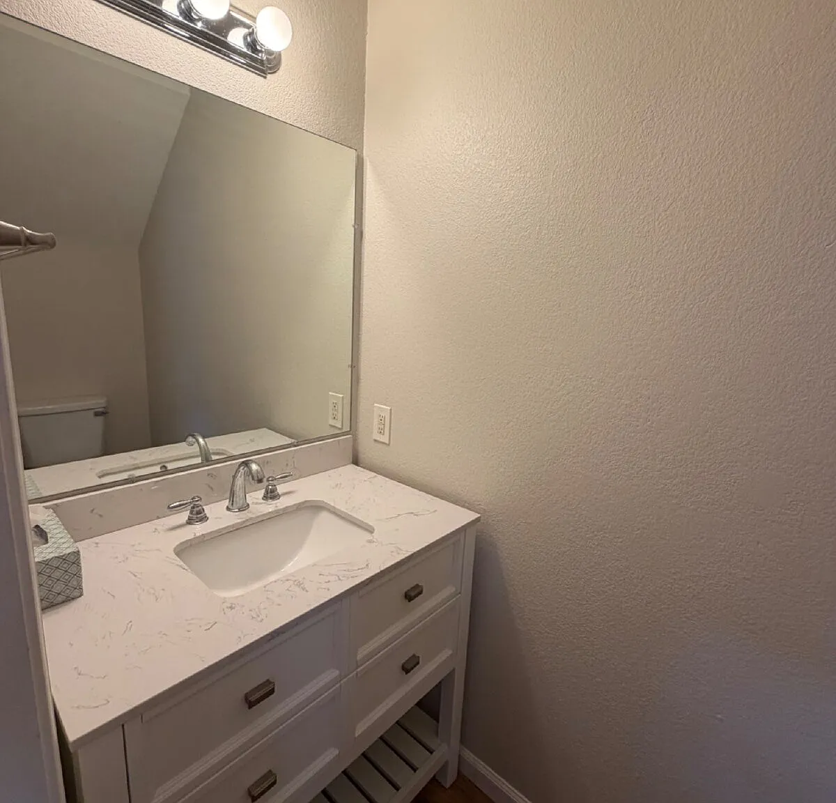 4 bed, 2.5 bath, $2,300 — Photo 4