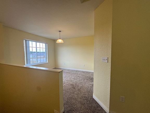 5th image of 121 Kale Ct
