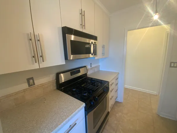 270-10 Grand Central Parkway image 8 of 17