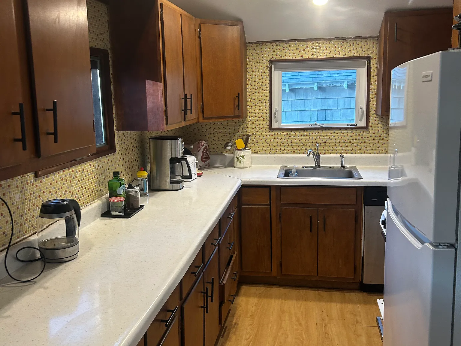 1 bed, 700 sqft, $1,200 — Photo 3