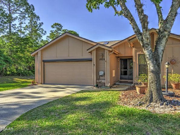 1928 Sprucewood Way #1928