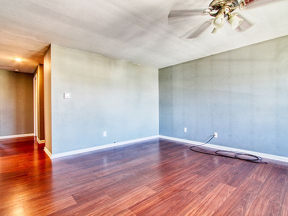 3rd image of 24 Washington Ave Floor 2