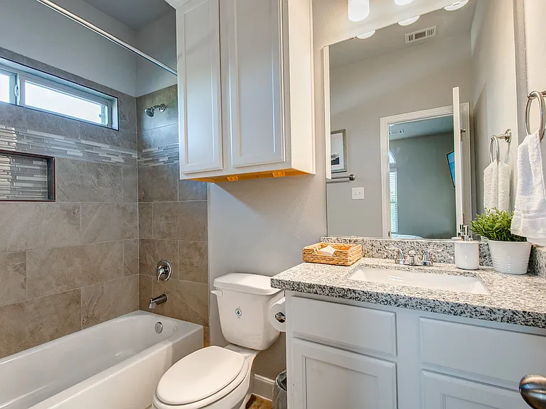 4151 Dupont St — Photo 27