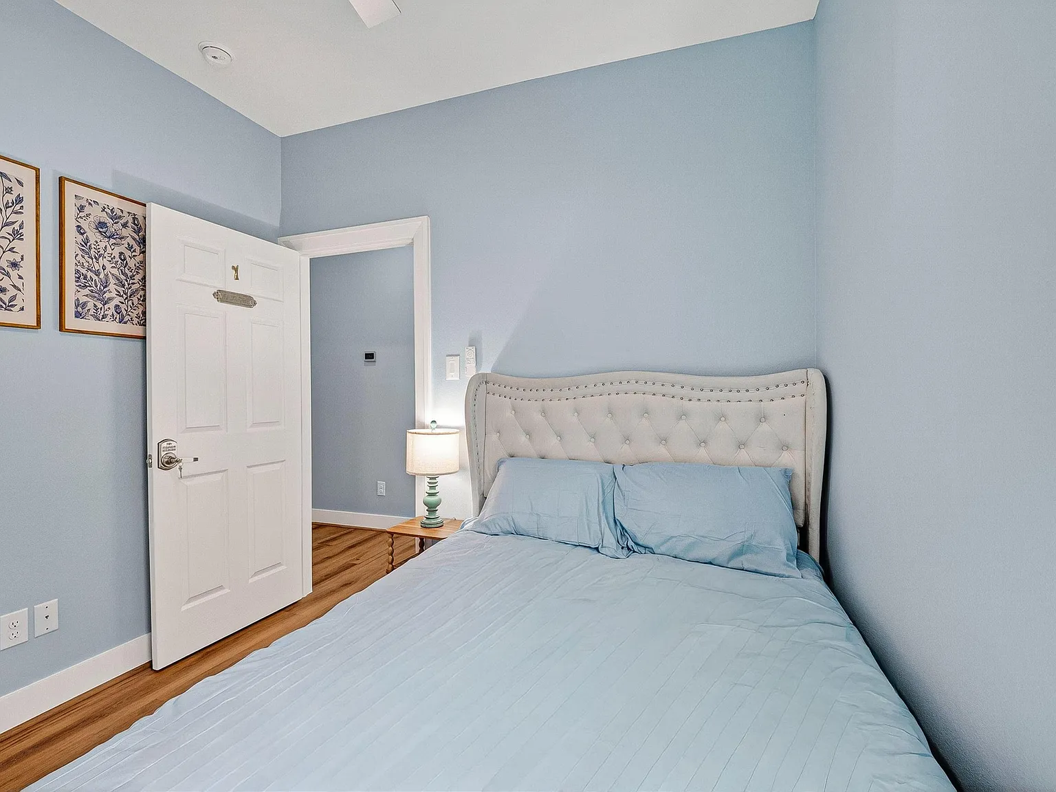 4 bed, 10.0 bath, 2414 sqft, $1,252 — Photo 1