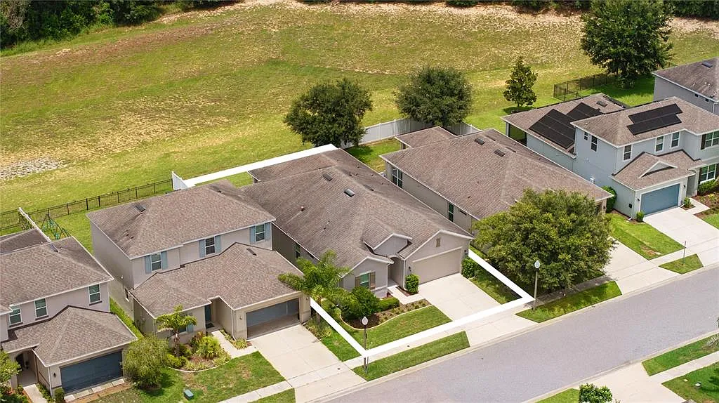 4 bed, 3.0 bath, 2097 sqft, $2,850 — Photo 4