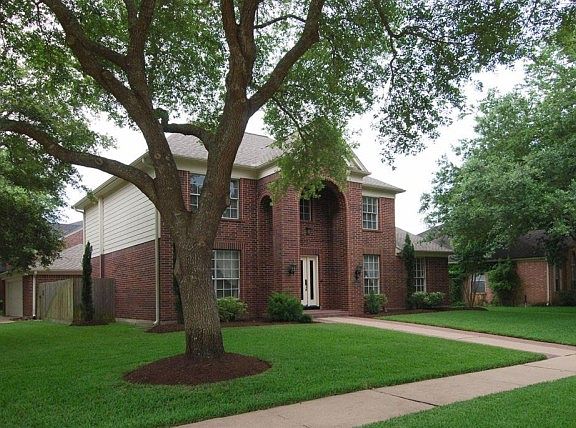 2nd image of 8003 Meadow Pond Dr