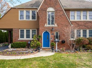 344 Neff Rd, Grosse Pointe, MI 48230