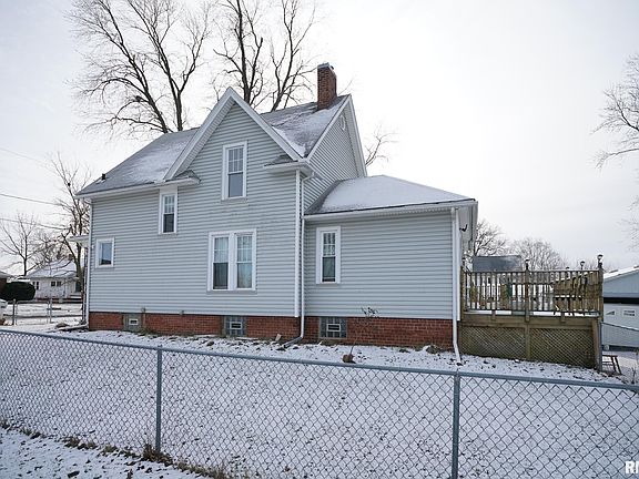 3rd image of 86 N Pleasant Ave