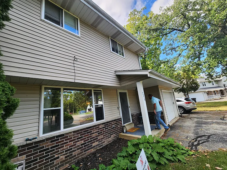 7212 Ashwood Ln — Photo 3